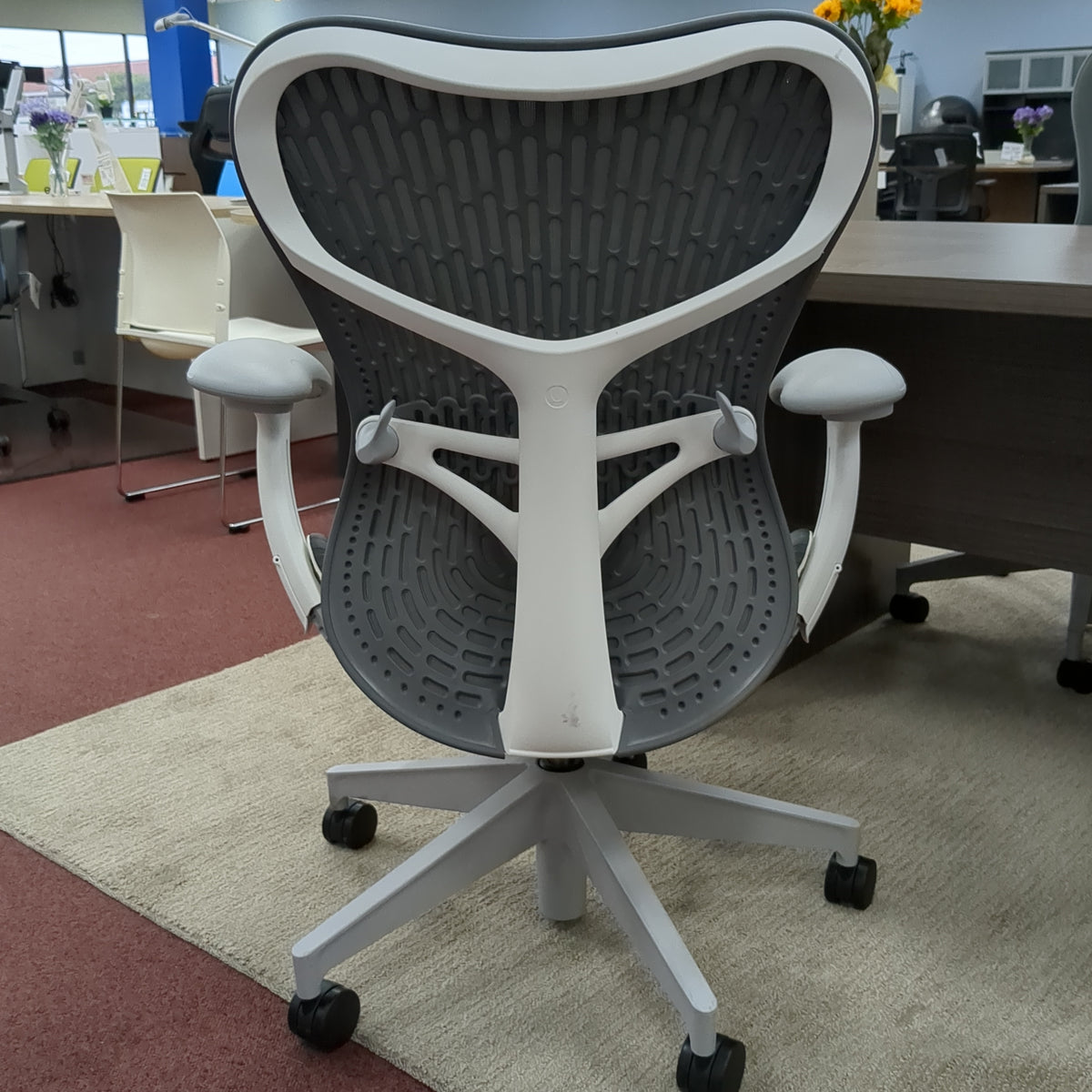 USED Herman Miller Mirra