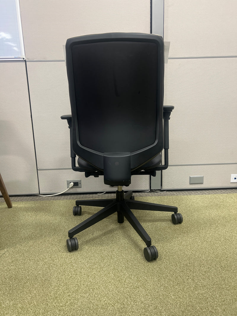 Herman Miller Verus