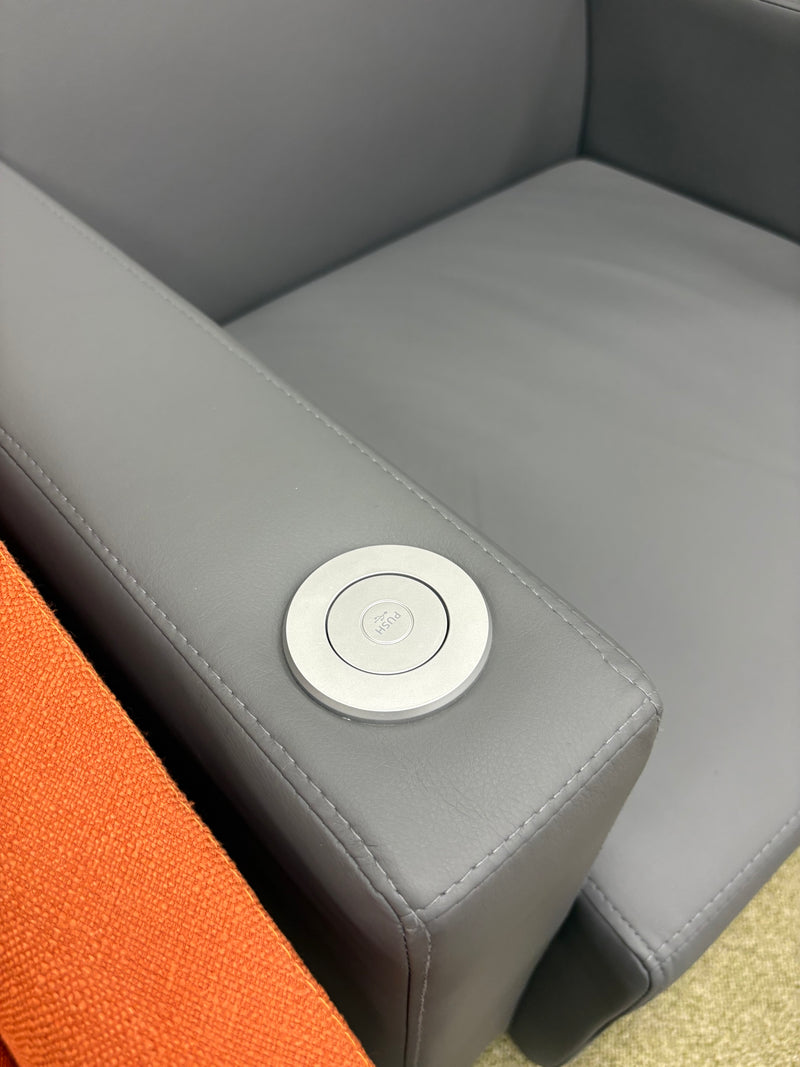 Studio Series Modular Lounge Chair RT arm USB pop up