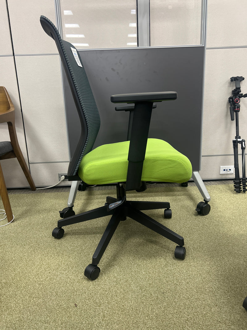 Studio Series Mesh Back Task Chair