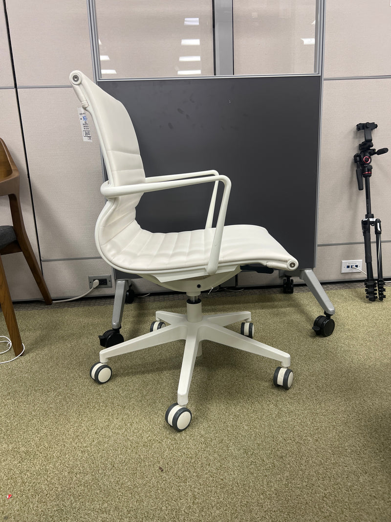 Kinetic Mid Back Conference Chair