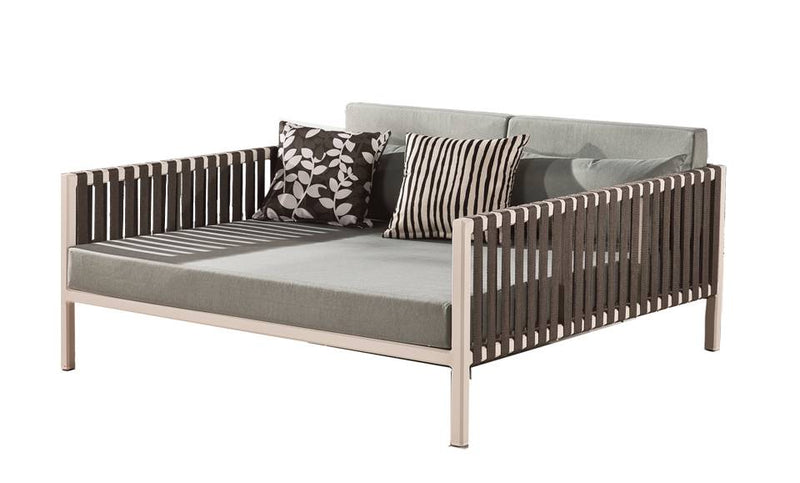 Garnet Outdoor Daybed