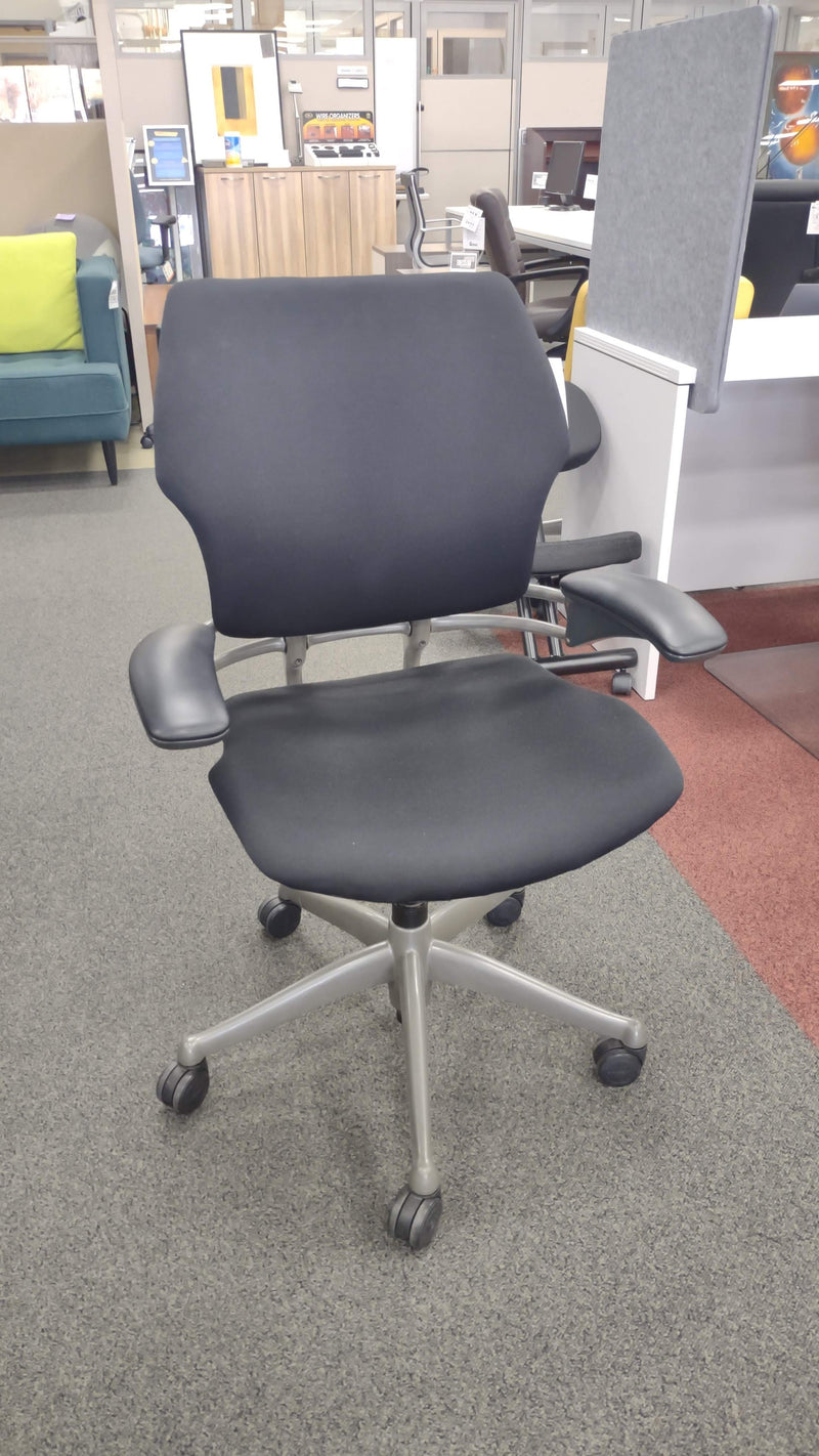 Used Humanscale Freedom Chair - Product Photo 1