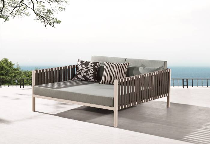 Garnet Outdoor Daybed