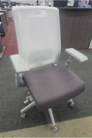 Pre-Owned Haworth Very Task Chair – White Mesh Back and Purple Fabric Seat