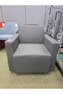 Pre-Owned OFFICE STAR Lounge Club Chair All Vinyl with USB Port $100