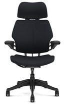 Freedom Chair de Humanscale: Brazos de gel estándar con tejido + ruedas blandas