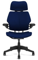 Freedom Chair de Humanscale: Brazos de gel estándar con tejido + ruedas blandas