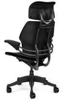 Freedom Chair de Humanscale: Brazos de gel estándar con tejido + ruedas blandas