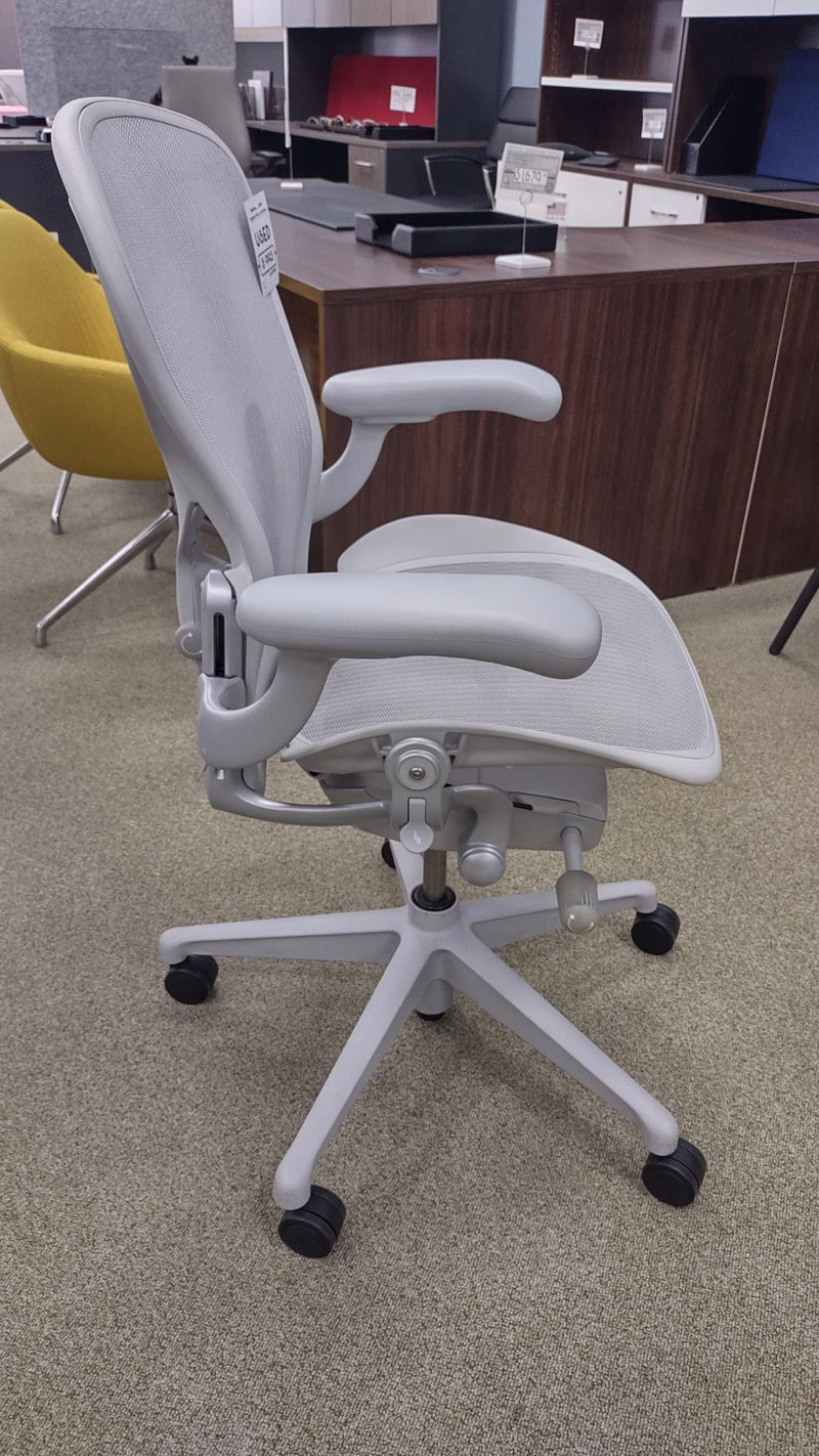 USED USED Herman Miller Aeron White Chair - side view