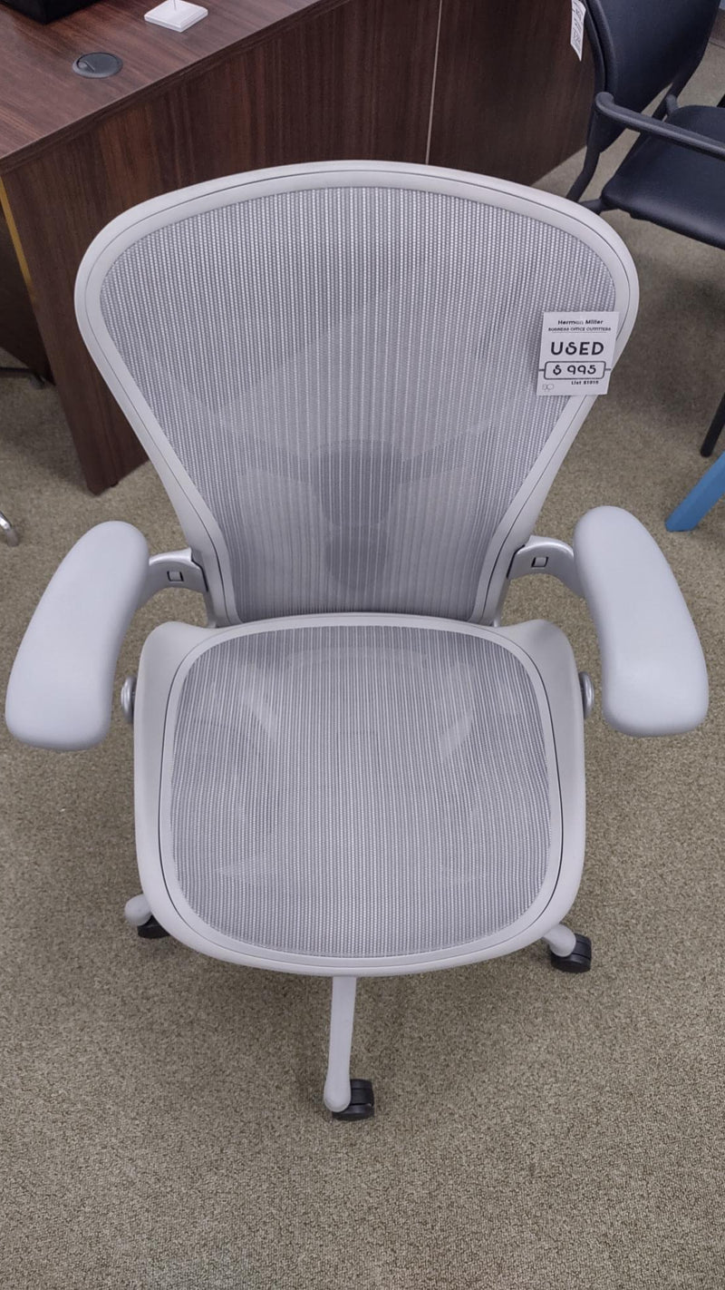USED USED Herman Miller Aeron White Chair - top view